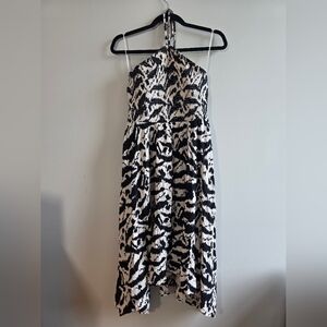 2/$20 Old Navy - Elegant Black and White Halter Dress - Size Medium Petite